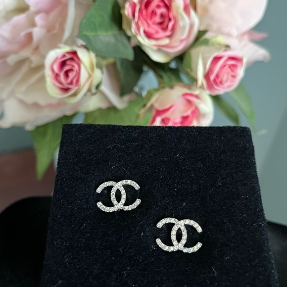 Fashion Earrings - Picture 3 of 5